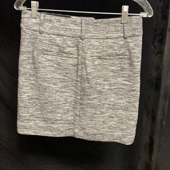 Loft- 16 inch mini skirt - Picture 4 of 7